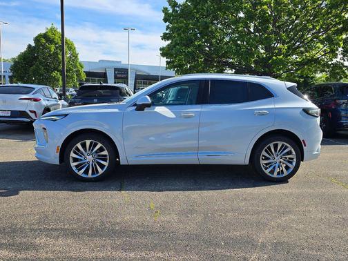 Iridescent White Tricoat 2026 Buick Envision Avenir