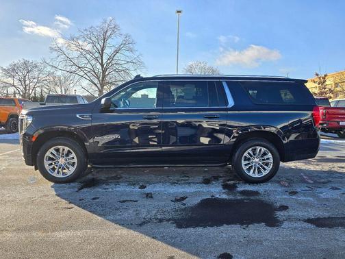 2022 GMC Yukon XL SLE