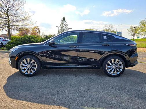 Ebony Twilight Metallic 2026 Buick Envista Avenir