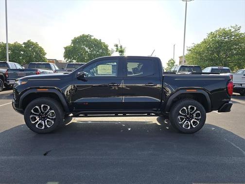 2025 GMC Canyon Base