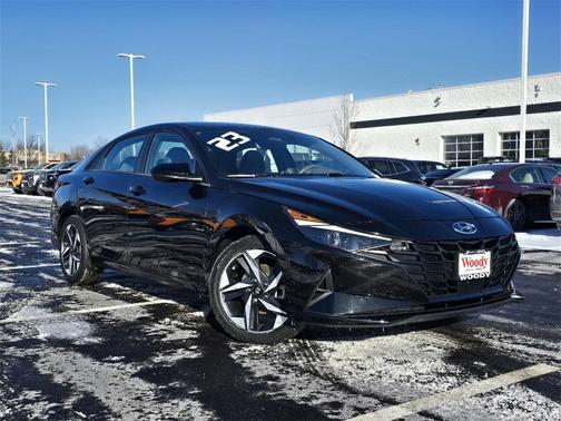 2023 Hyundai ELANTRA SEL