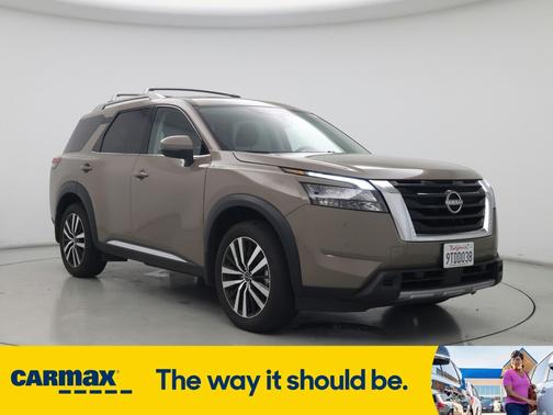 2025 Nissan Pathfinder Platinum