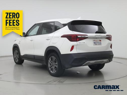 White 2023 Kia Seltos LX