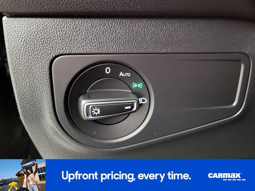 Black 2024 Volkswagen Tiguan SE