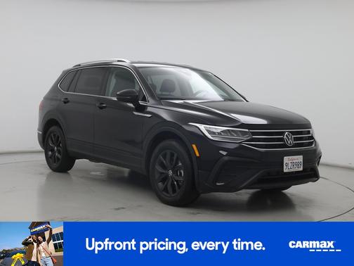 Black 2024 Volkswagen Tiguan SE
