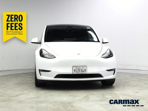 White 2023 Tesla Model Y Performance