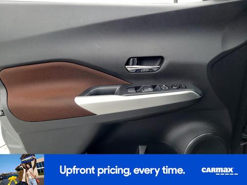 2020 Nissan Kicks SR