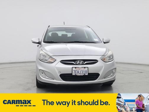 2013 Hyundai Accent SE