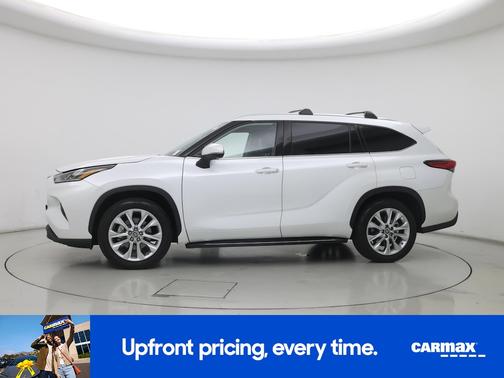 White 2023 Toyota Highlander Hybrid Limited