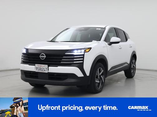 White 2025 Nissan Kicks SV