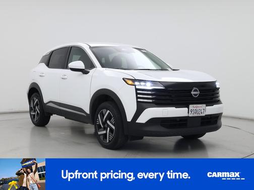 White 2025 Nissan Kicks SV