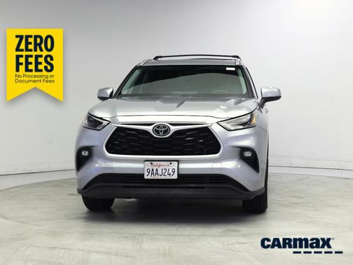 Silver 2022 Toyota Highlander XLE
