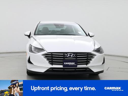 White 2023 Hyundai SONATA SE