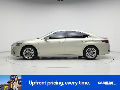 2022 Lexus ES 300h Ultra Luxury