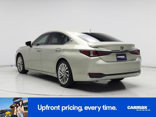 2022 Lexus ES 300h Ultra Luxury