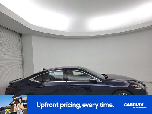 2023 Lexus ES 300h 