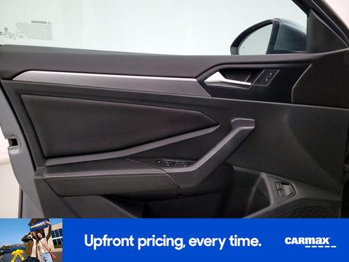 Gray 2024 Volkswagen Jetta SE