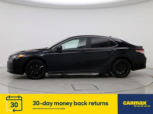 Photo 3 of 25 of 2020 Toyota Camry SE