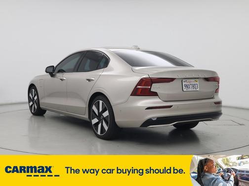 2025 Volvo S60 Plug-In Hybrid T8 Plus