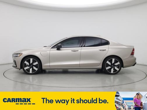 2025 Volvo S60 Plug-In Hybrid T8 Plus
