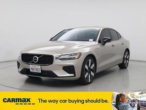 2025 Volvo S60 Plug-In Hybrid T8 Plus