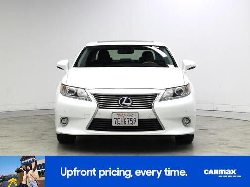 White 2014 Lexus ES 300h