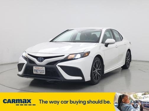 2022 Toyota Camry Hybrid SE