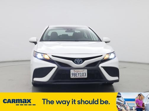 2022 Toyota Camry Hybrid SE