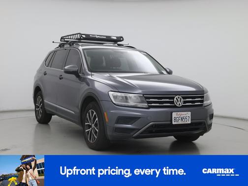Gray 2018 Volkswagen Tiguan SE