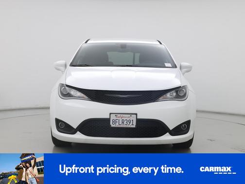 White 2018 Chrysler Pacifica Touring Plus