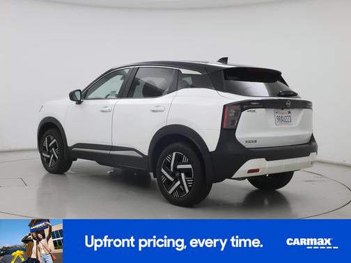 White 2025 Nissan Kicks SV