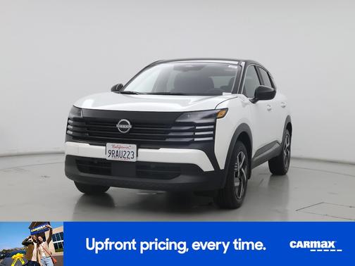 White 2025 Nissan Kicks SV