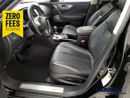 Black 2017 INFINITI QX70
