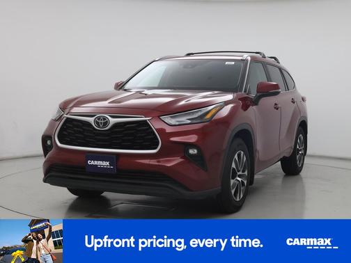 Red 2023 Toyota Highlander XLE