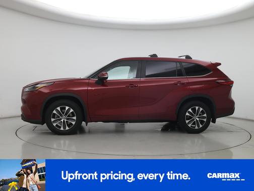 Red 2023 Toyota Highlander XLE