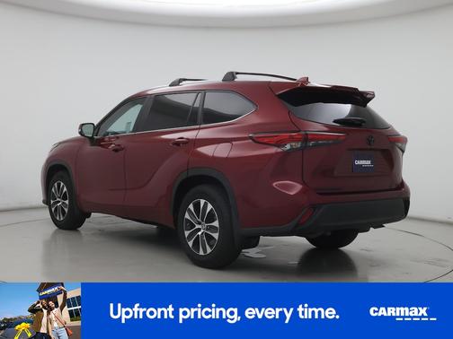 Red 2023 Toyota Highlander XLE