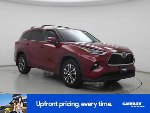Red 2023 Toyota Highlander XLE