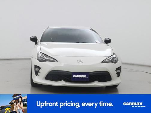 White 2017 Toyota 86