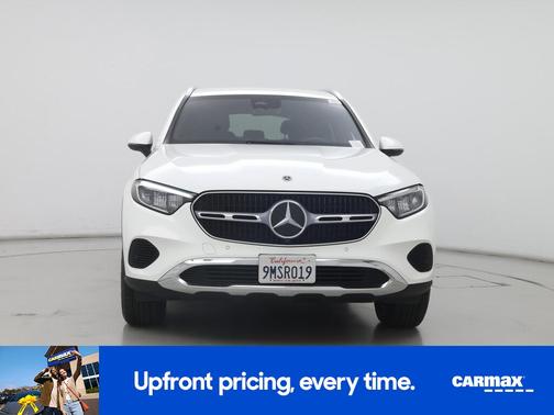 White 2024 Mercedes-Benz GLC 300