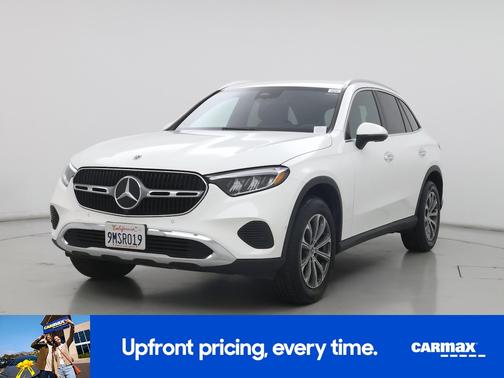 White 2024 Mercedes-Benz GLC 300