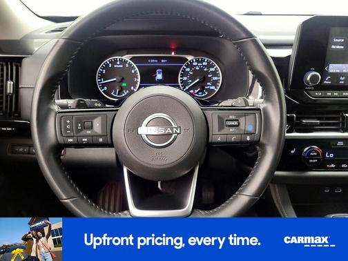 2022 Nissan Pathfinder SV