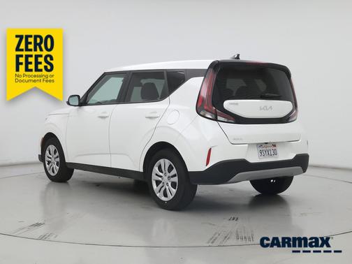 White 2025 Kia Soul LX