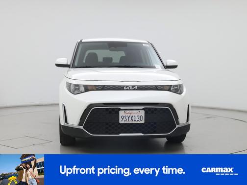 White 2025 Kia Soul LX