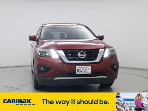 2017 Nissan Pathfinder SL