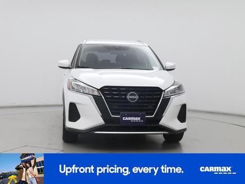 White 2024 Nissan Kicks SV