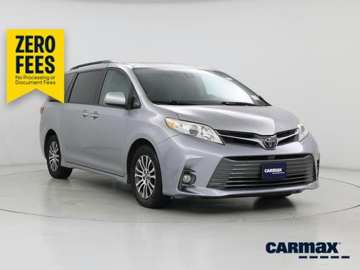 Gray 2018 Toyota Sienna XLE