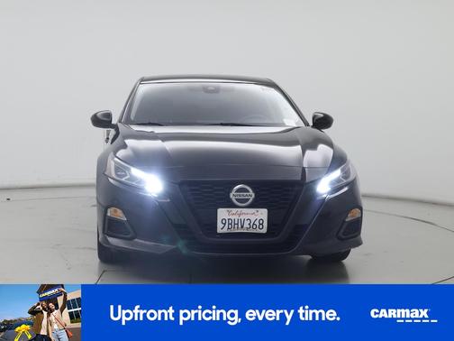 Black 2022 Nissan Altima SR