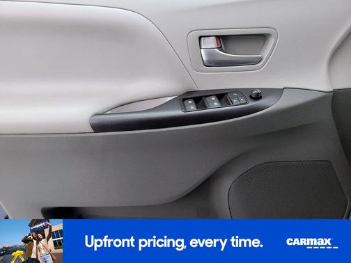 2017 Toyota Sienna LE