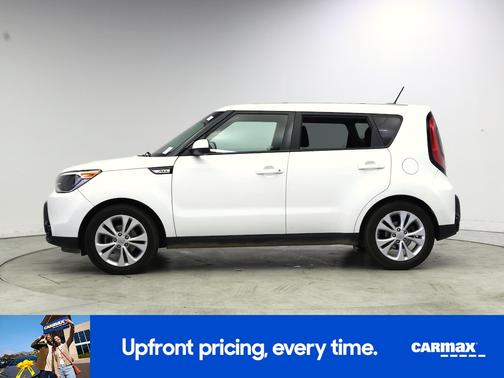 White 2016 Kia Soul +