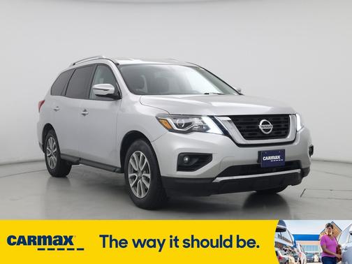 2020 Nissan Pathfinder SV